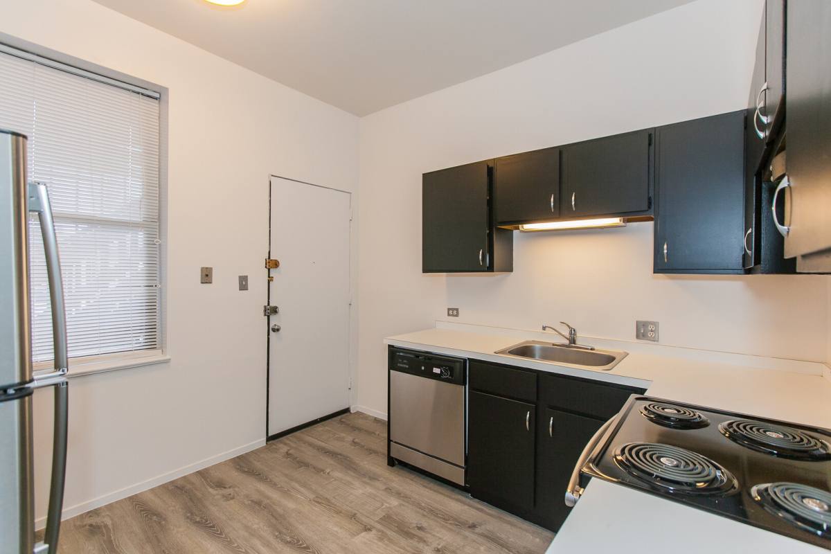 Apartment for rent at 727 W Cornelia #1, Chicago, IL 60657