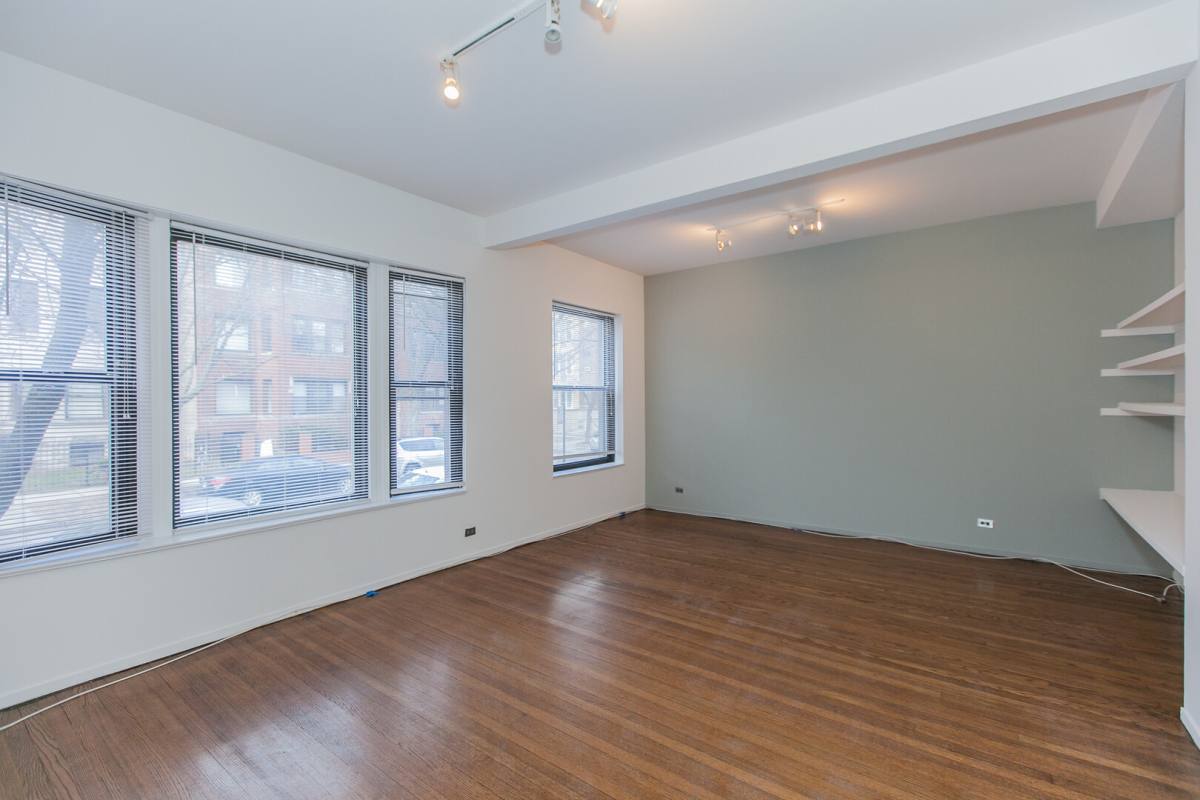 Apartment for rent at 727 W Cornelia #1, Chicago, IL 60657