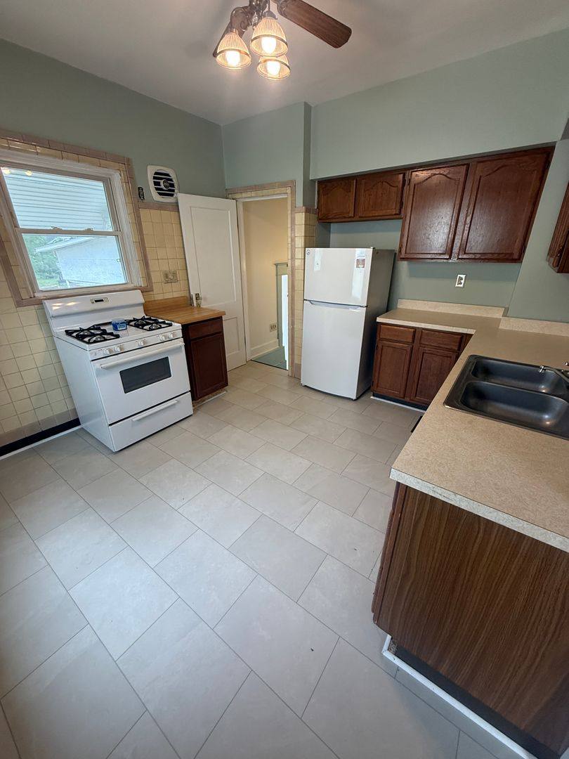 House for rent at 1608 S 2nd St, Springfield, IL 62704