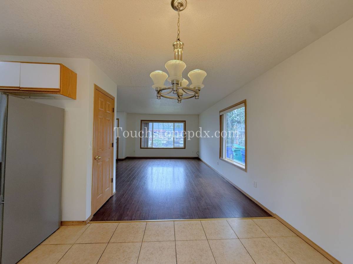 Apartment for rent at 14919 SE Powell Blvd, Portland, OR 97236