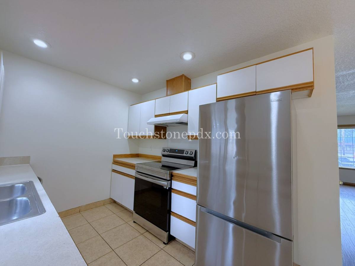 Apartment for rent at 14919 SE Powell Blvd, Portland, OR 97236