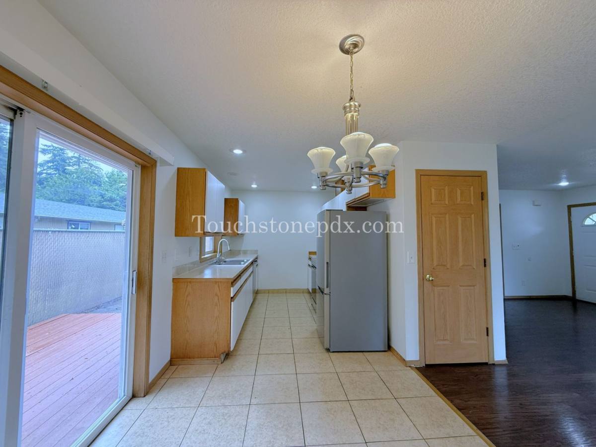 Apartment for rent at 14919 SE Powell Blvd, Portland, OR 97236