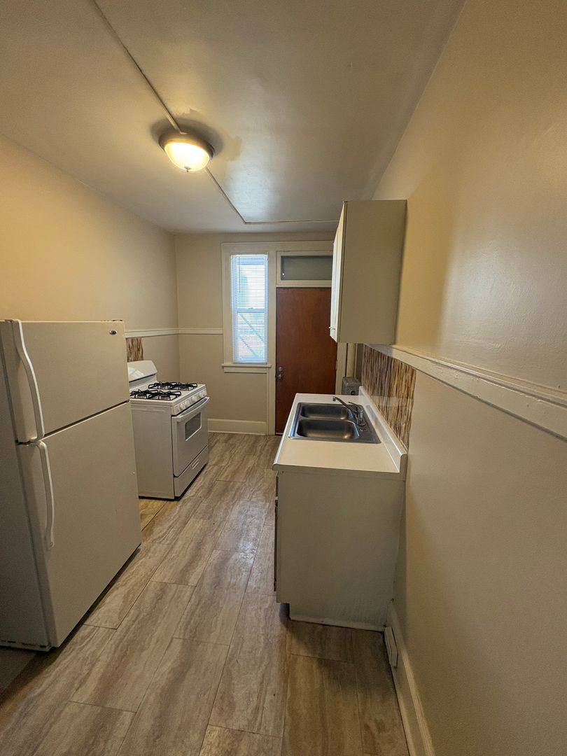 Apartment for rent at 2464 Harney St, Omaha, NE 68131