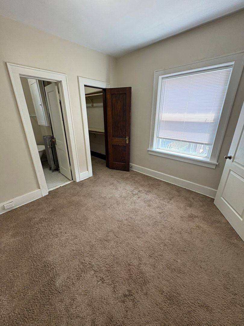 Apartment for rent at 2464 Harney St, Omaha, NE 68131