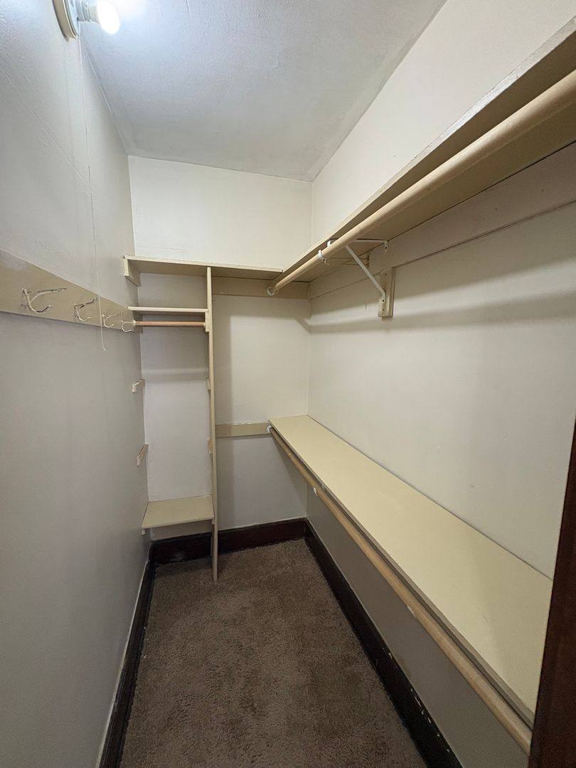 Apartment for rent at 2464 Harney St, Omaha, NE 68131