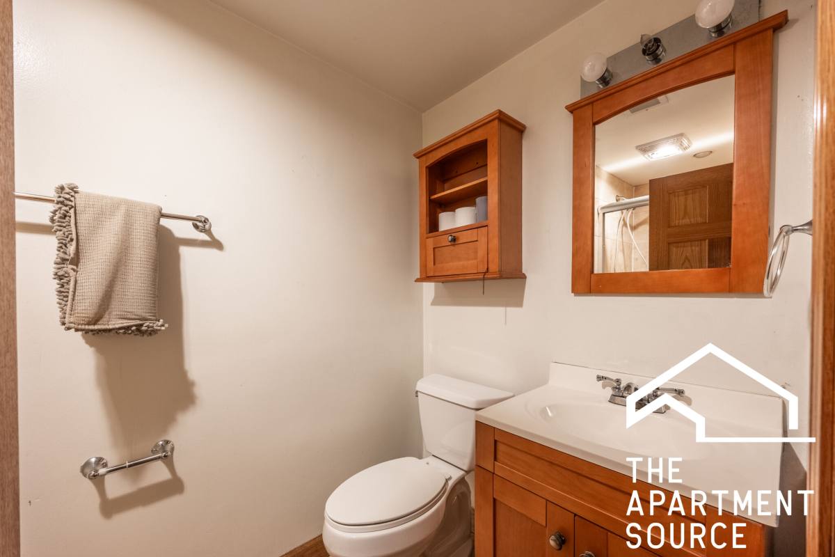 Apartment for rent at 665 W Cornelia #G, Chicago, IL 60657
