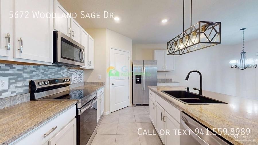 House for rent at 5672 Woodland Sage Dr, Sarasota, FL 34238