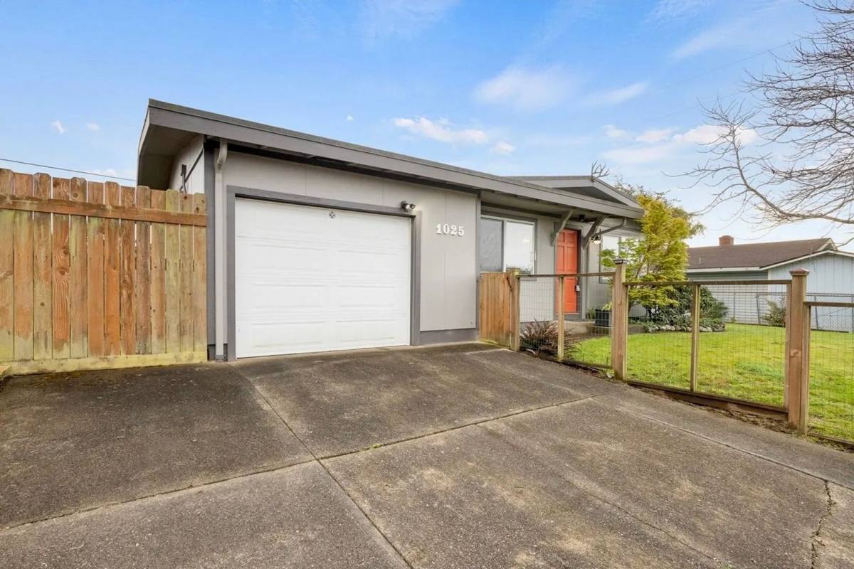 House for rent at 1025 Garfield Ave, Coos Bay, OR 97420
