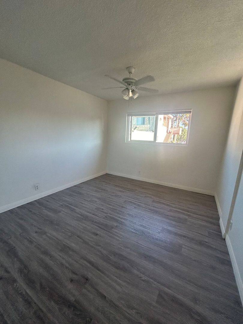 Apartment for rent at 422 Almond Ave, Long Beach, CA 90802
