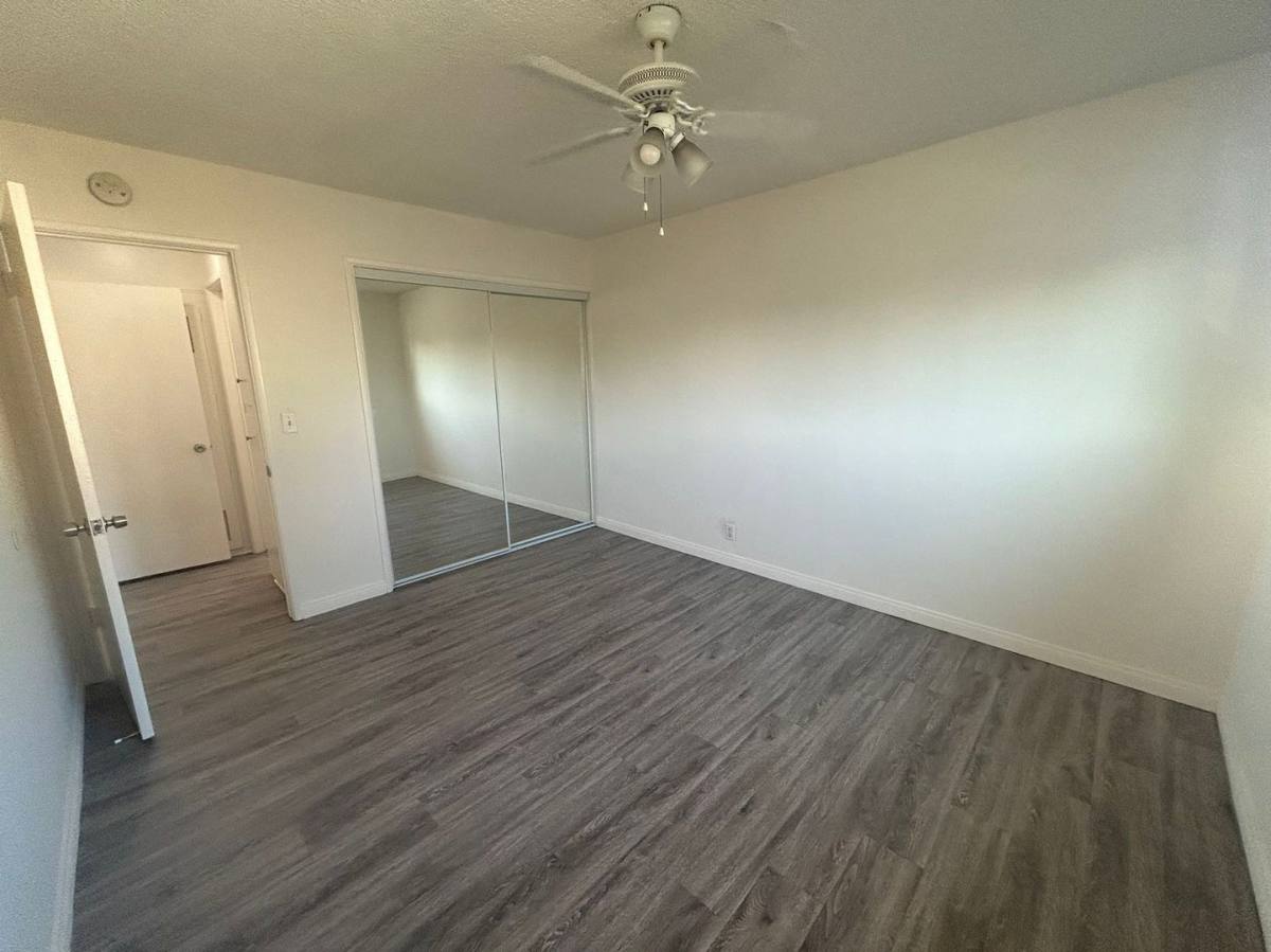 Apartment for rent at 422 Almond Ave, Long Beach, CA 90802