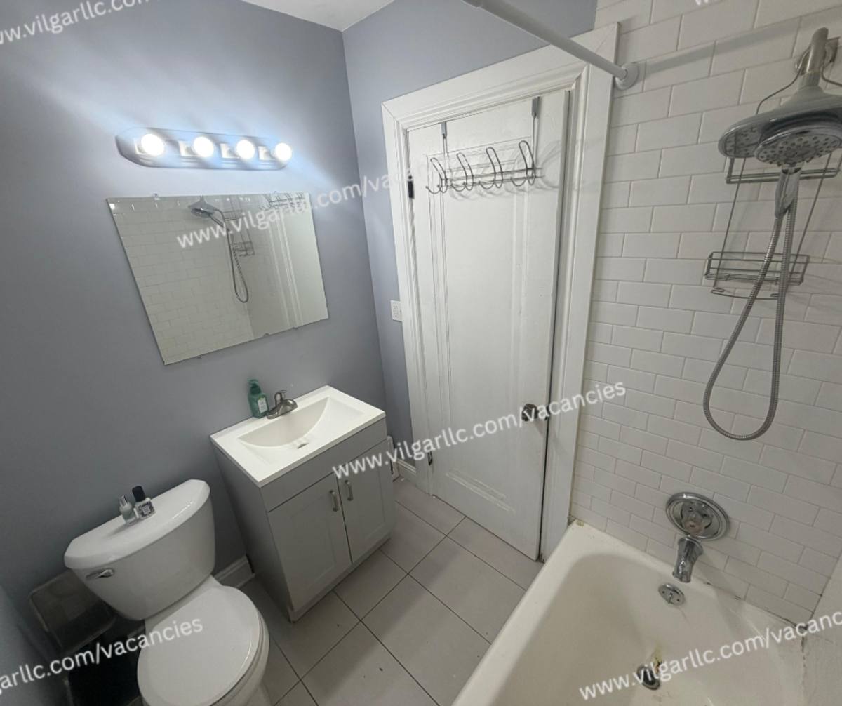 Townhouse for rent at 509 - 511 169th St, Hammond, IN 46324