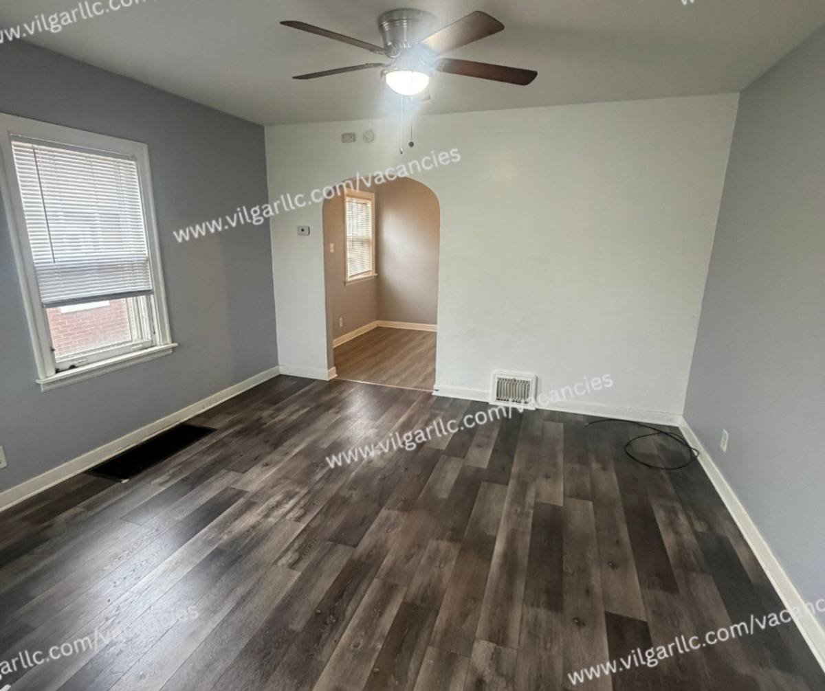Townhouse for rent at 509 - 511 169th St, Hammond, IN 46324
