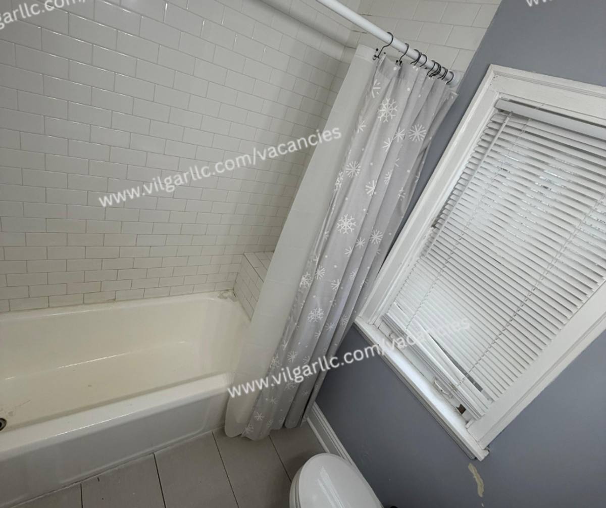 Townhouse for rent at 509 - 511 169th St, Hammond, IN 46324