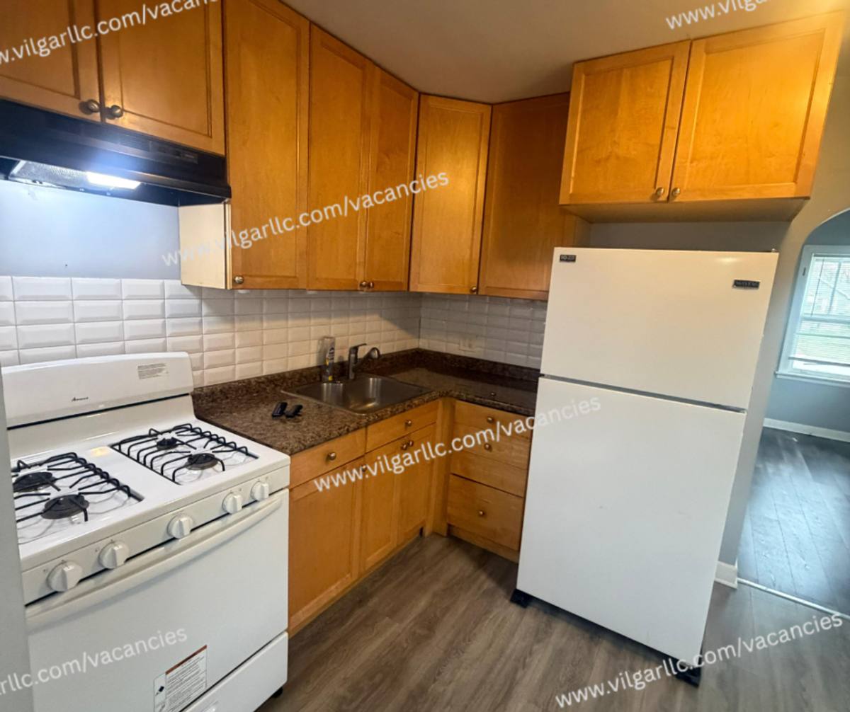 Townhouse for rent at 509 - 511 169th St, Hammond, IN 46324