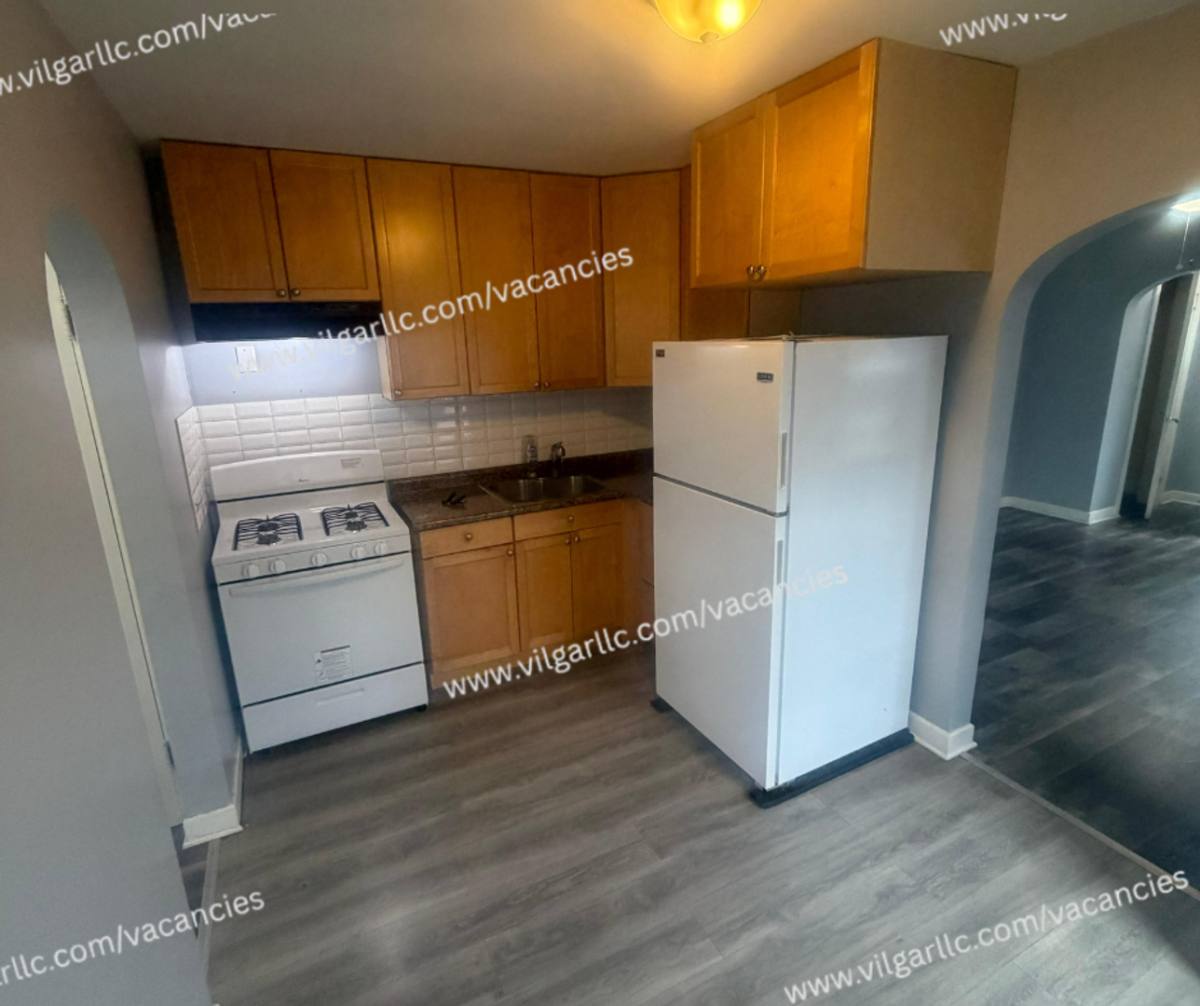 Townhouse for rent at 509 - 511 169th St, Hammond, IN 46324