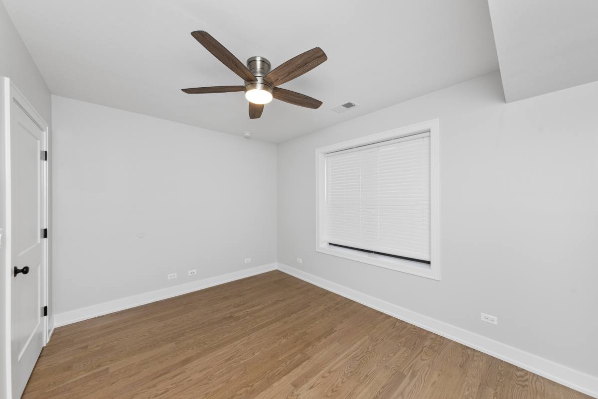 Apartment for rent at 1908 W Winnemac Ave #2, Chicago, IL 60640