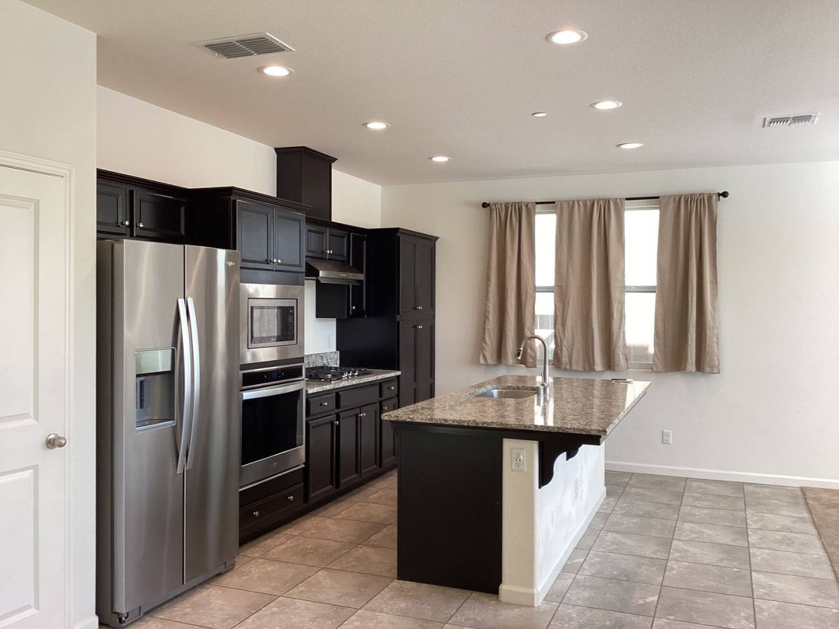 House for rent at 229 Sunset Dr S, Madera, CA 93636