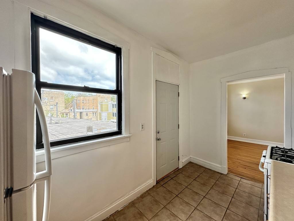 Apartment for rent at 1668 Pratt #9Q, Chicago, IL 60626