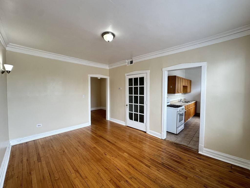 Apartment for rent at 1668 Pratt #9Q, Chicago, IL 60626