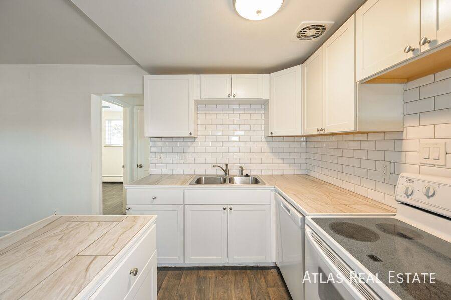 Apartment for rent at 132 W Ida Ave #9, Littleton, CO 80120