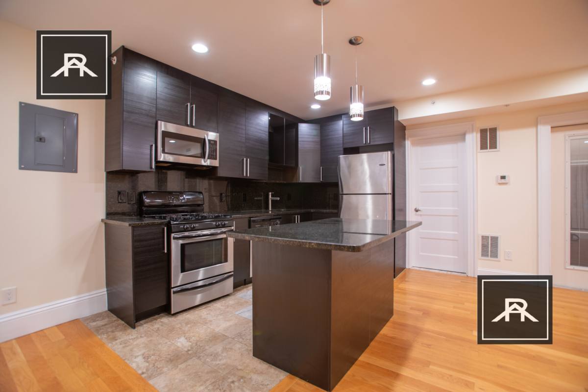 Apartment for rent at 1616 Beacon #3, Brookline, MA 02446