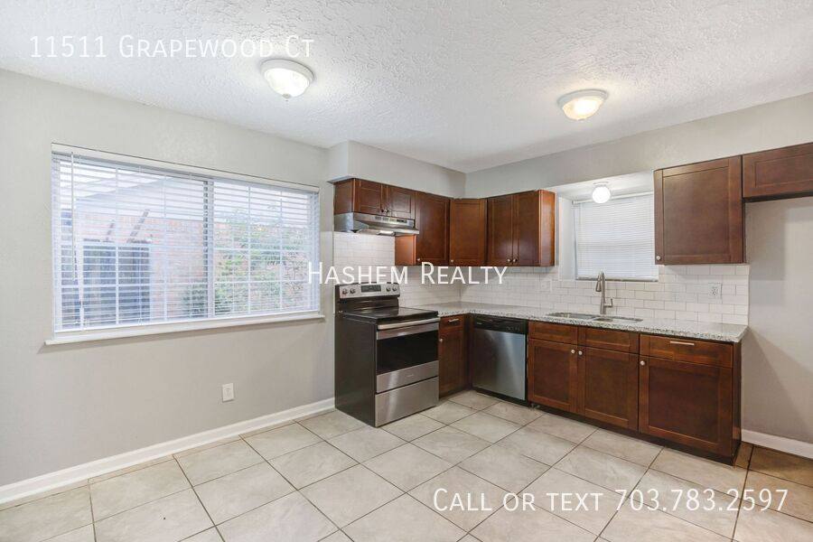 House for rent at 11511 Grapewood Court, Houston, TX 77089