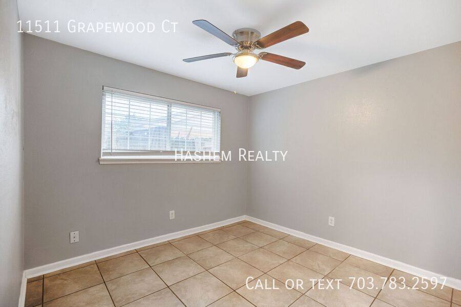 House for rent at 11511 Grapewood Court, Houston, TX 77089