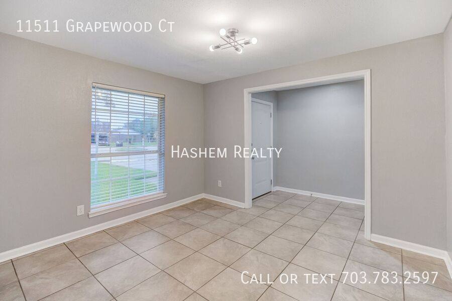 House for rent at 11511 Grapewood Court, Houston, TX 77089