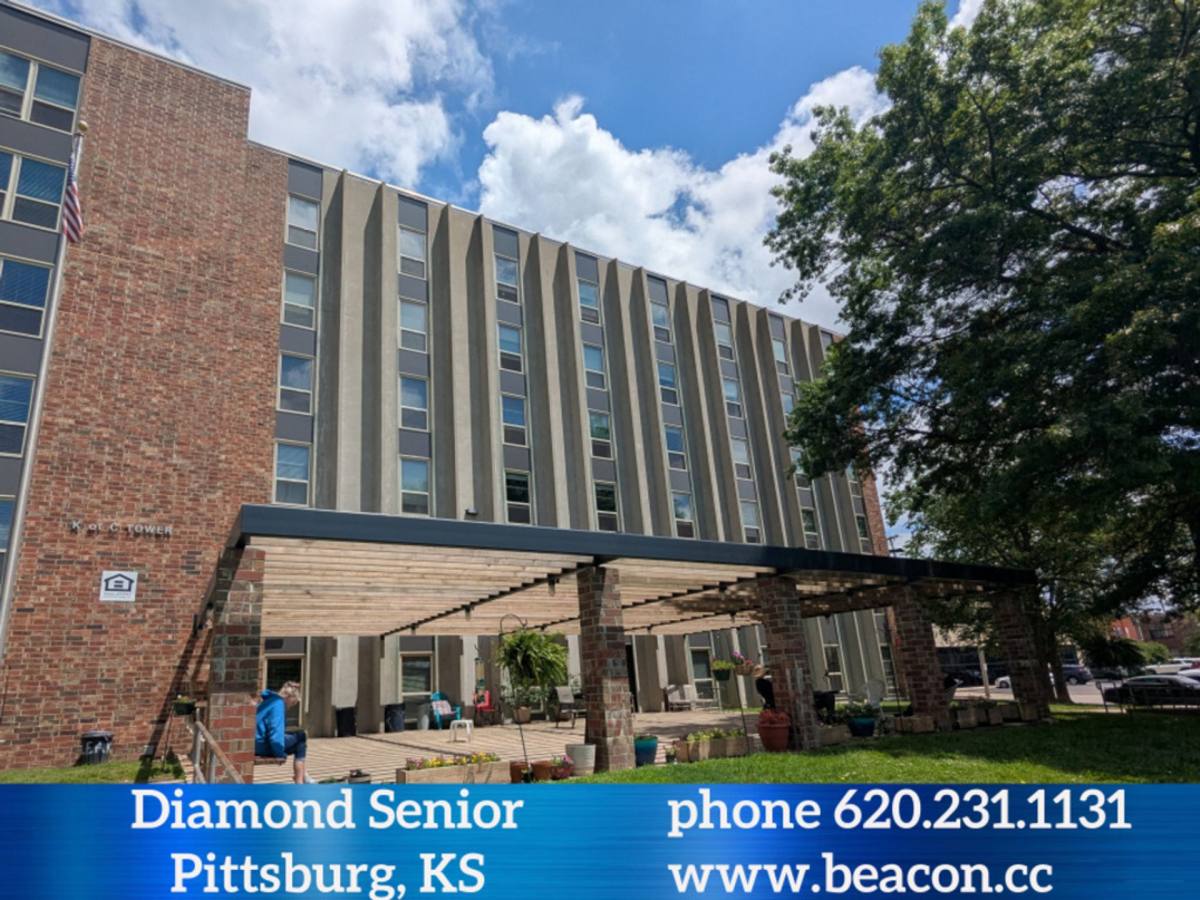 Apartment for rent at 700 N Pine St, Pittsburg, KS 66762