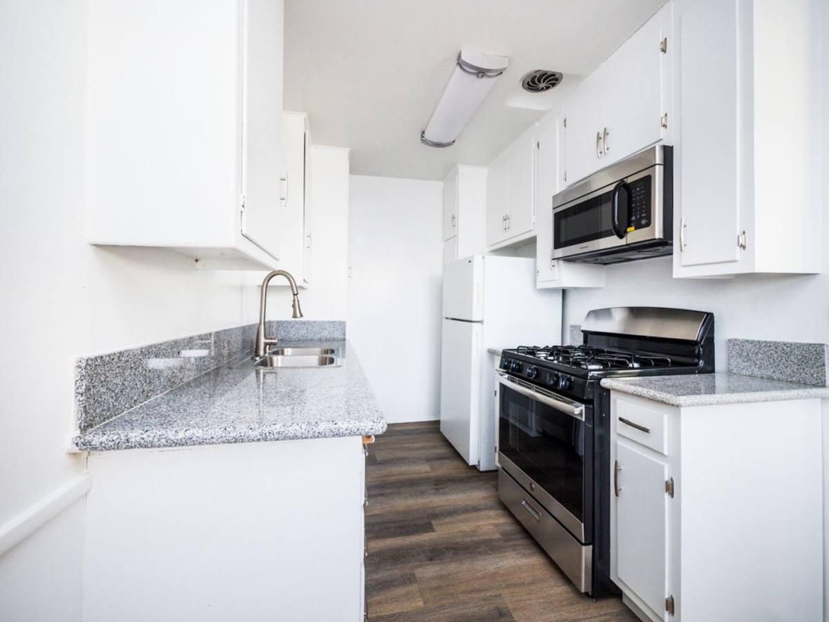 Apartment for rent at 6416 Fountain Ave, Los Angeles, CA 90028