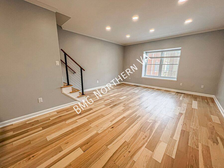 Townhouse for rent at 954 S Rolfe St, Arlington, VA 22204
