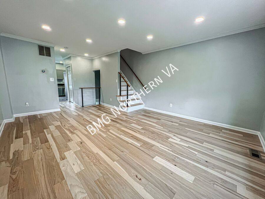 Townhouse for rent at 954 S Rolfe St, Arlington, VA 22204