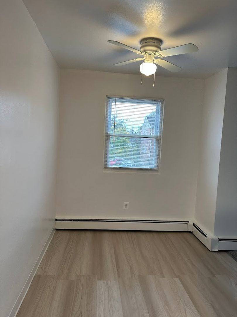 Apartment for rent at 1000 W Atlantic Ave, Clementon, NJ 08021