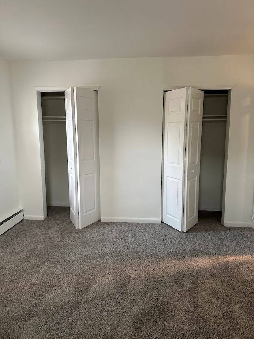 Apartment for rent at 1000 W Atlantic Ave, Clementon, NJ 08021