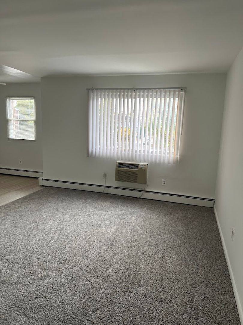 Apartment for rent at 1000 W Atlantic Ave, Clementon, NJ 08021