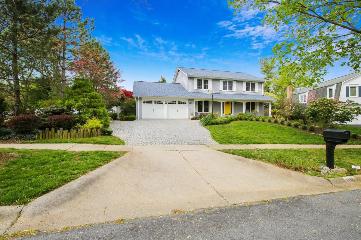 House for rent at 1755 Glastonberry Rd, Potomac, MD 20854