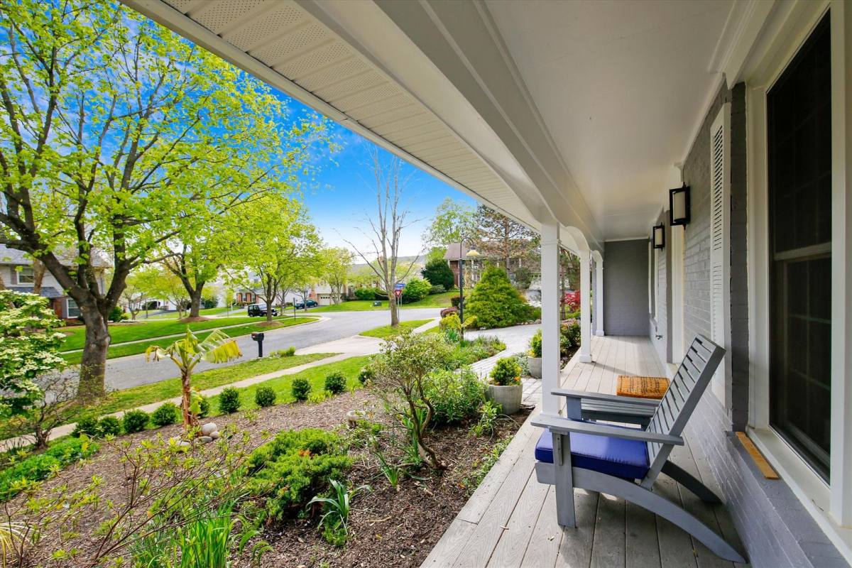 House for rent at 1755 Glastonberry Rd, Potomac, MD 20854