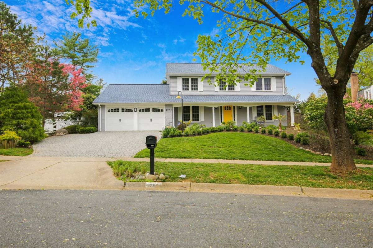 House for rent at 1755 Glastonberry Rd, Potomac, MD 20854
