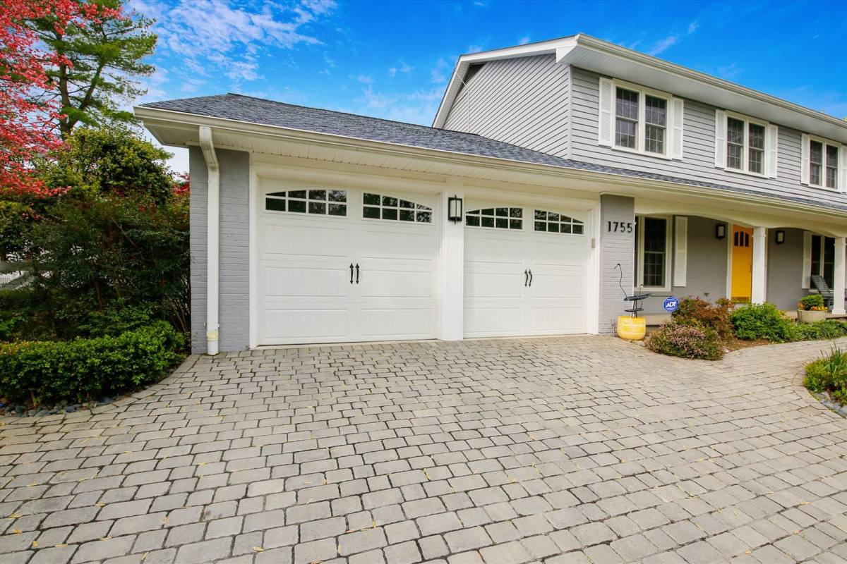 House for rent at 1755 Glastonberry Rd, Potomac, MD 20854