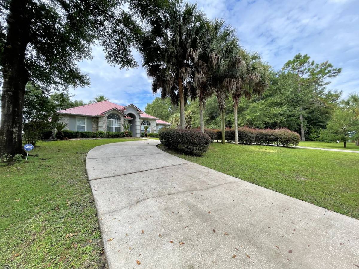 House for rent at 205 Wedgewood Lane, Crestview, FL 32536