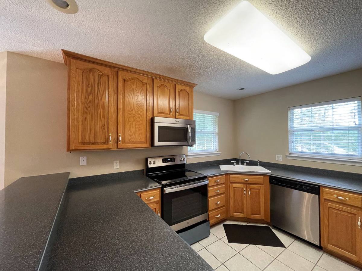 House for rent at 205 Wedgewood Lane, Crestview, FL 32536