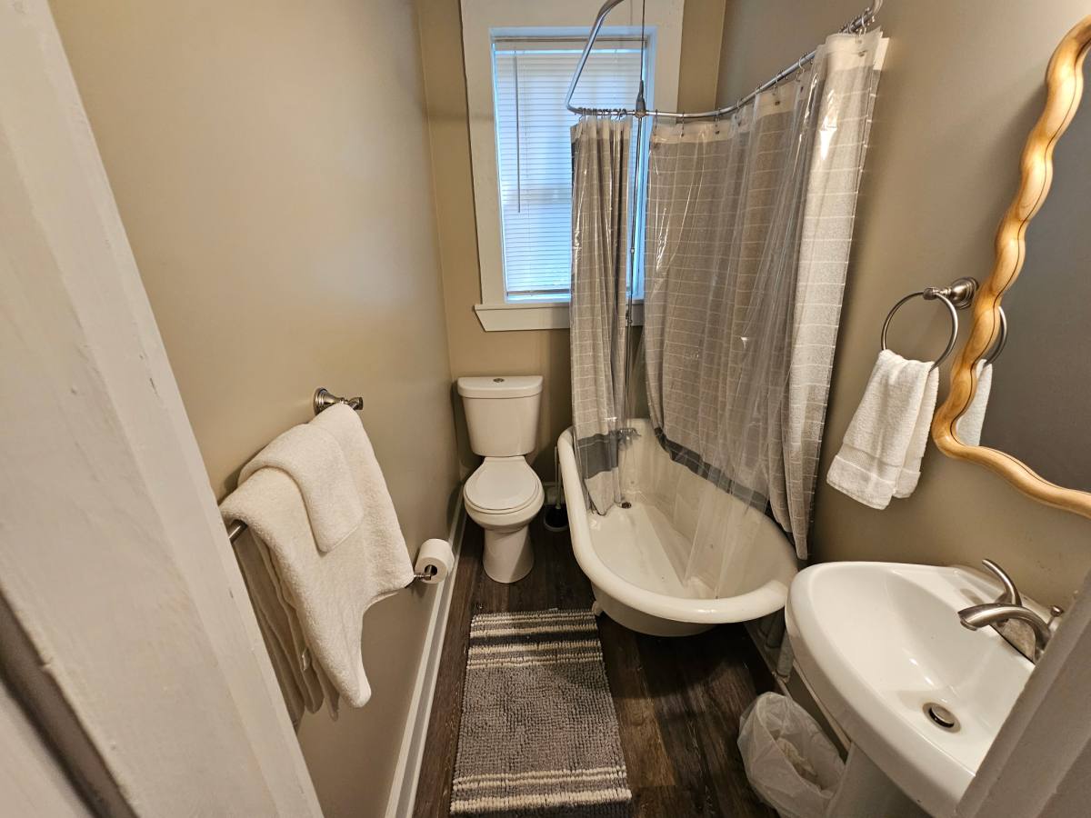 Apartment for rent at 525 E Manning St #1, Chattanooga, TN 37405