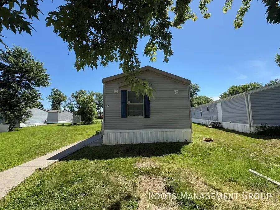 Apartment for rent at 200 Paradise Acres Rd #87, Carterville, IL 62918