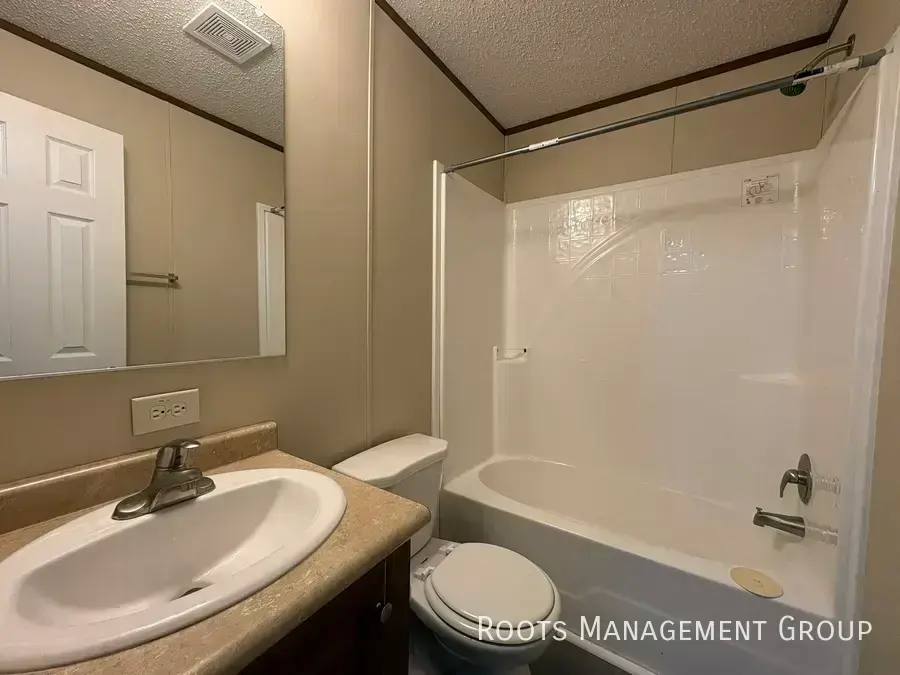 Apartment for rent at 200 Paradise Acres Rd #87, Carterville, IL 62918