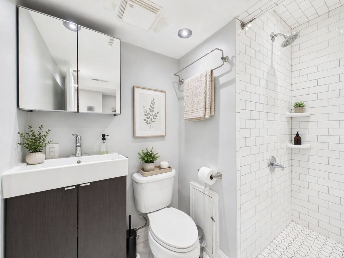Apartment for rent at 1823 Spruce St, Philadelphia, PA 19103