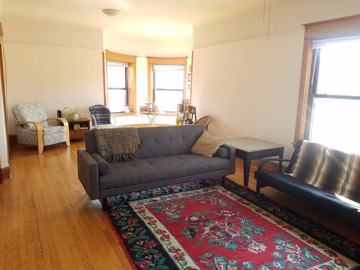 Apartment for rent at 858 W Oakdale, Chicago, IL 60657
