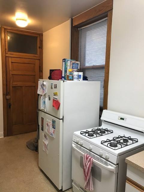 Apartment for rent at 858 W Oakdale, Chicago, IL 60657