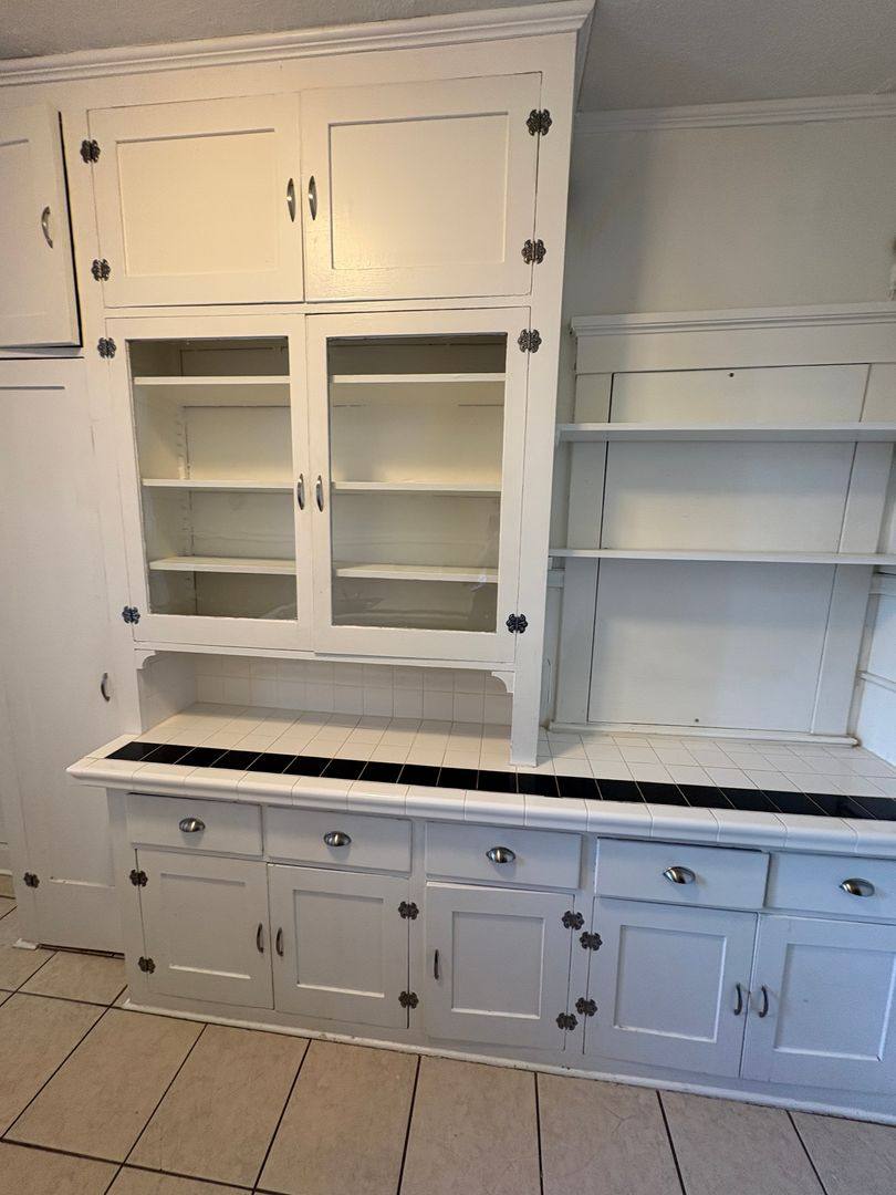 Apartment for rent at 115 N 33rd St, Omaha, NE 68131