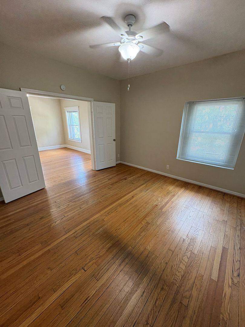 Apartment for rent at 115 N 33rd St, Omaha, NE 68131