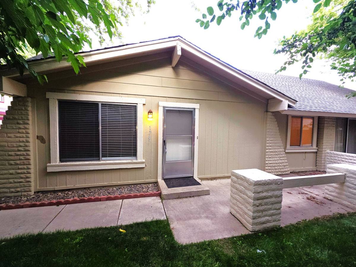 Townhouse for rent at 1747 London Circle, Sparks, NV 89431